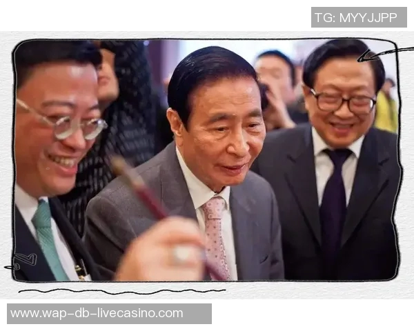 足球传奇人物的辉煌历程与影响力探讨