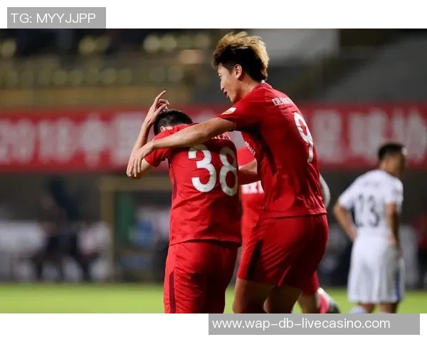 富力与权健激战正酣谁能在这场较量中笑到最后 富力与权健激战正酣谁能在这场较量中笑到最后